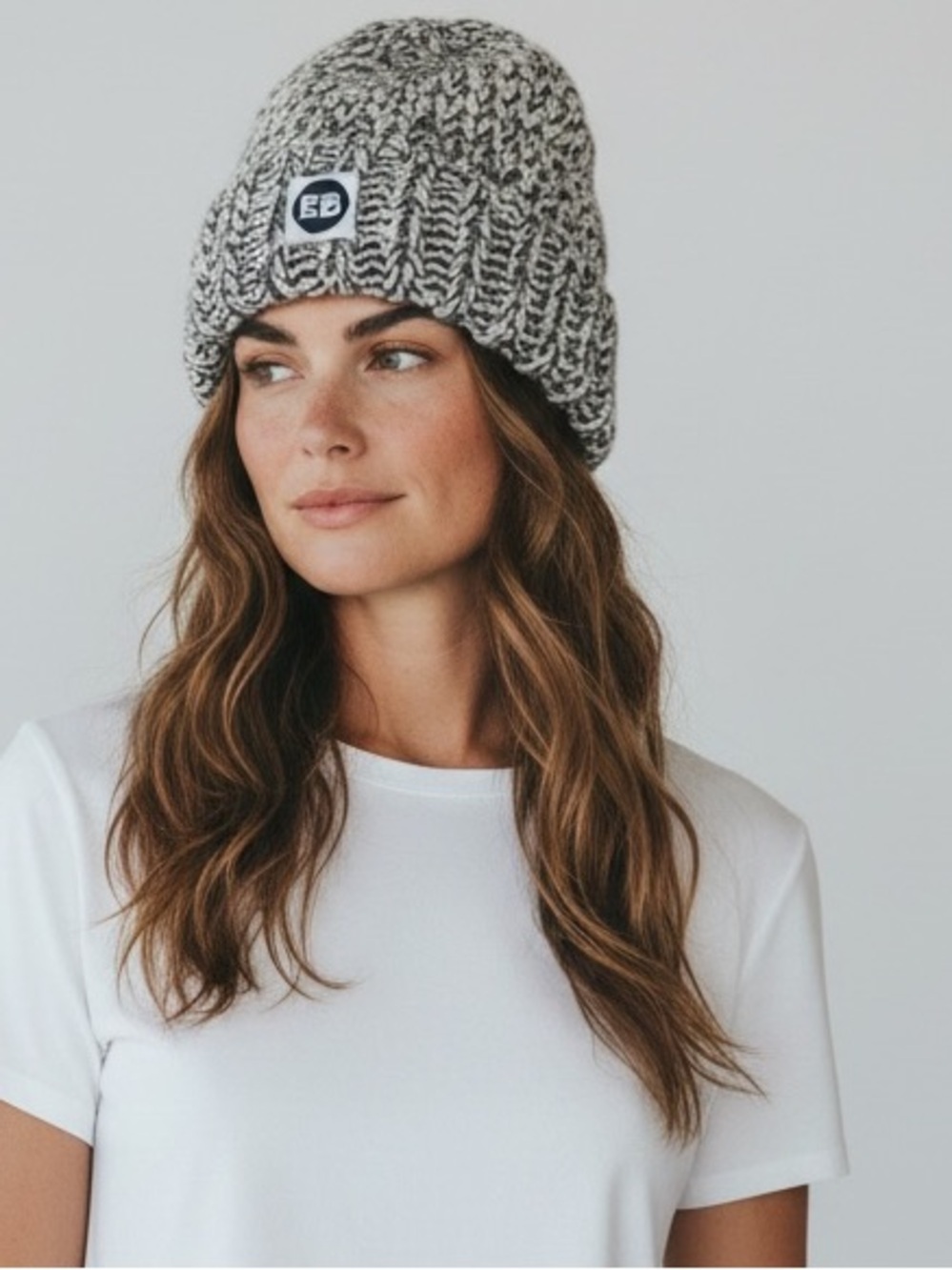 EDDIE BAUER ladies winter cap NWOT one size, gray, and white super soft and warm